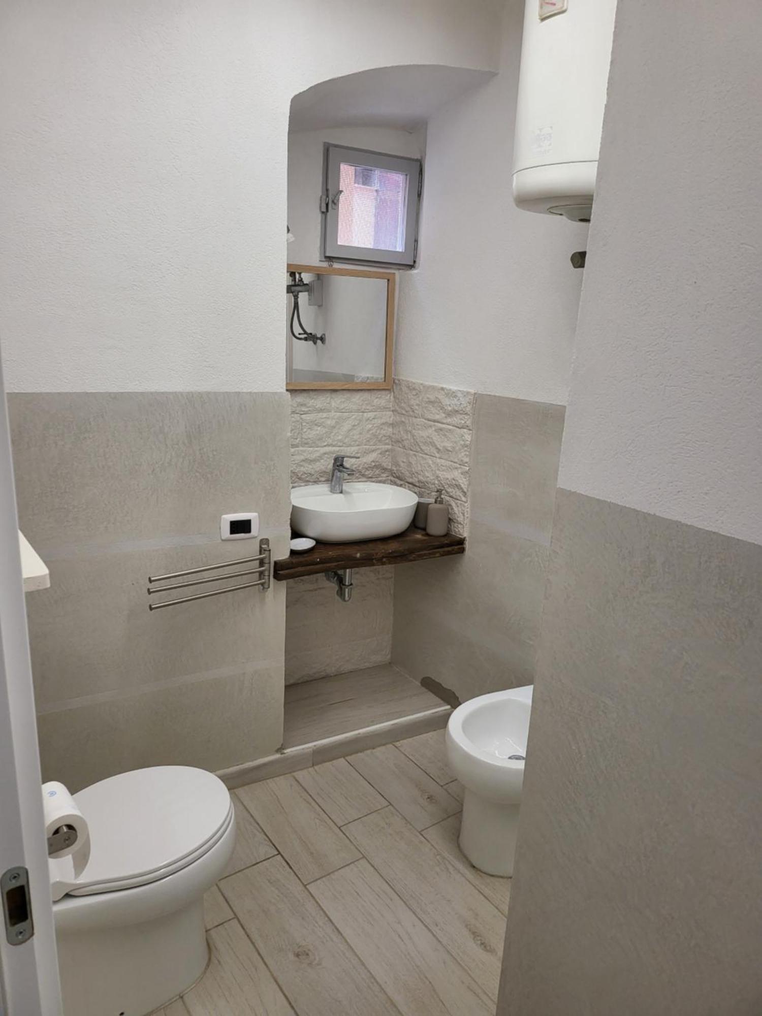 Brezza Marina Guest house *